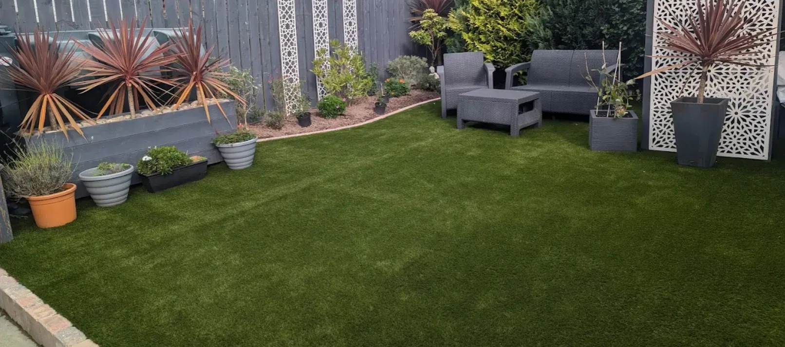 lawns & artificial grass paving project in Farnham, Surrey — project 9