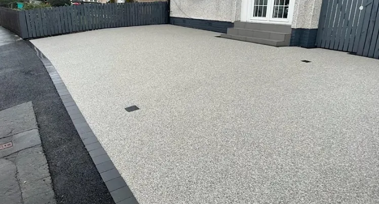 Resin bound driveway project in Farnham, Surrey — project 9
