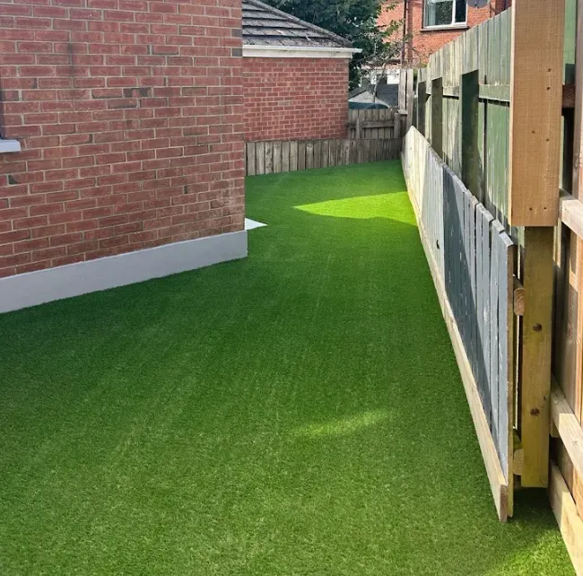 lawns & artificial grass paving project in Farnham, Surrey — project 6