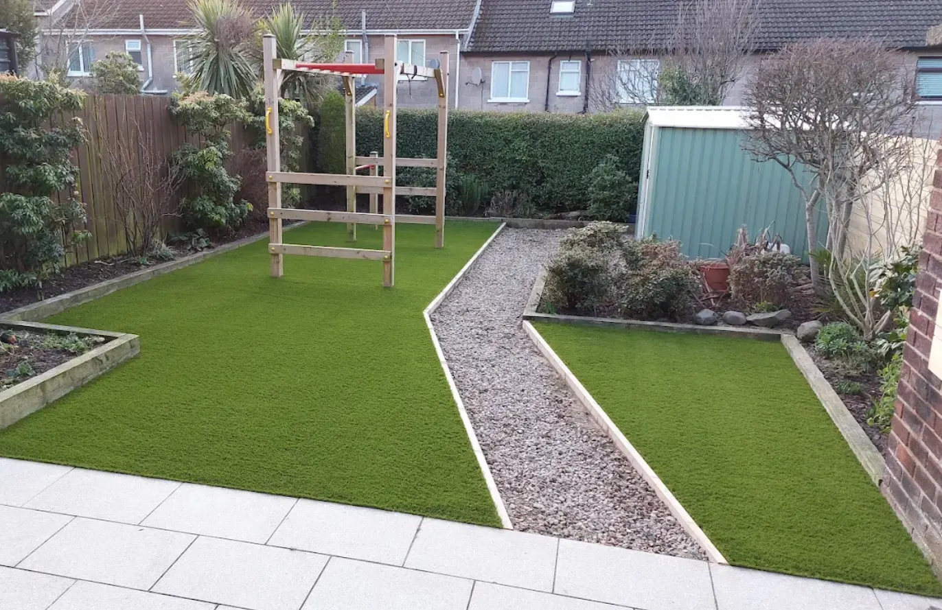 lawns & artificial grass paving project in Farnham, Surrey — project 14