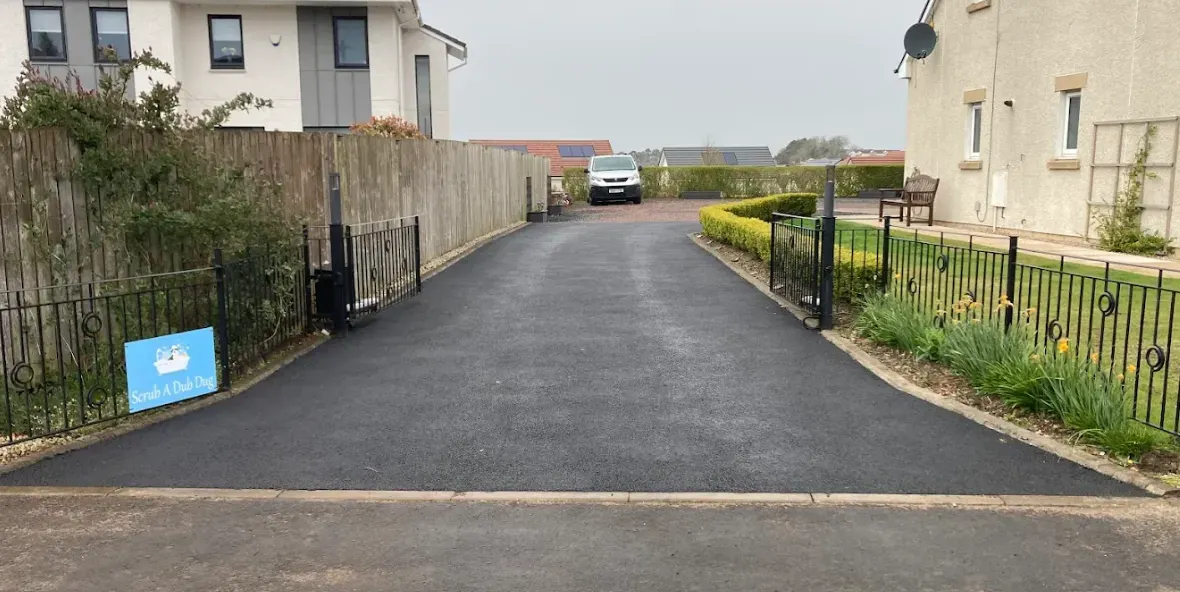 Tarmac driveway installation in Farnham, Surrey